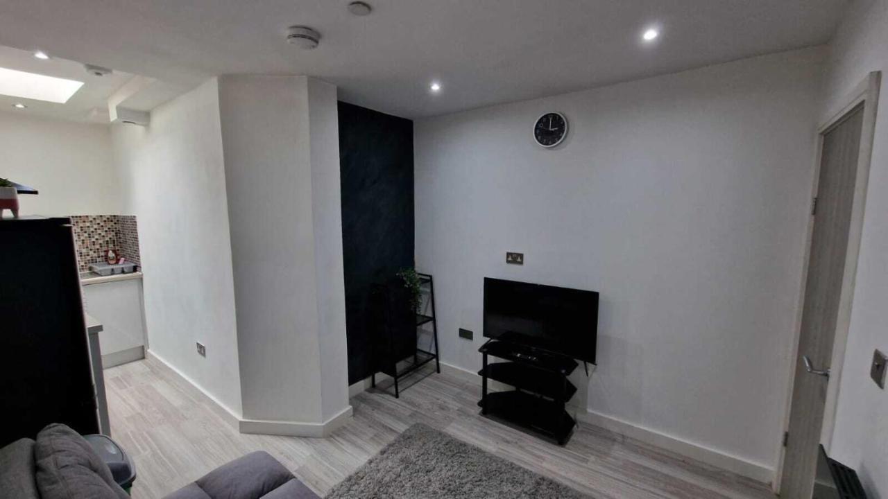 Skyview Strathnairn Apartment 1 Кардиф Екстериор снимка